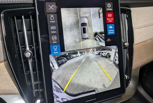 Volvo XC90 Plug-In Hybrid Plus T8 AWD 7-Seater 2026 — side view