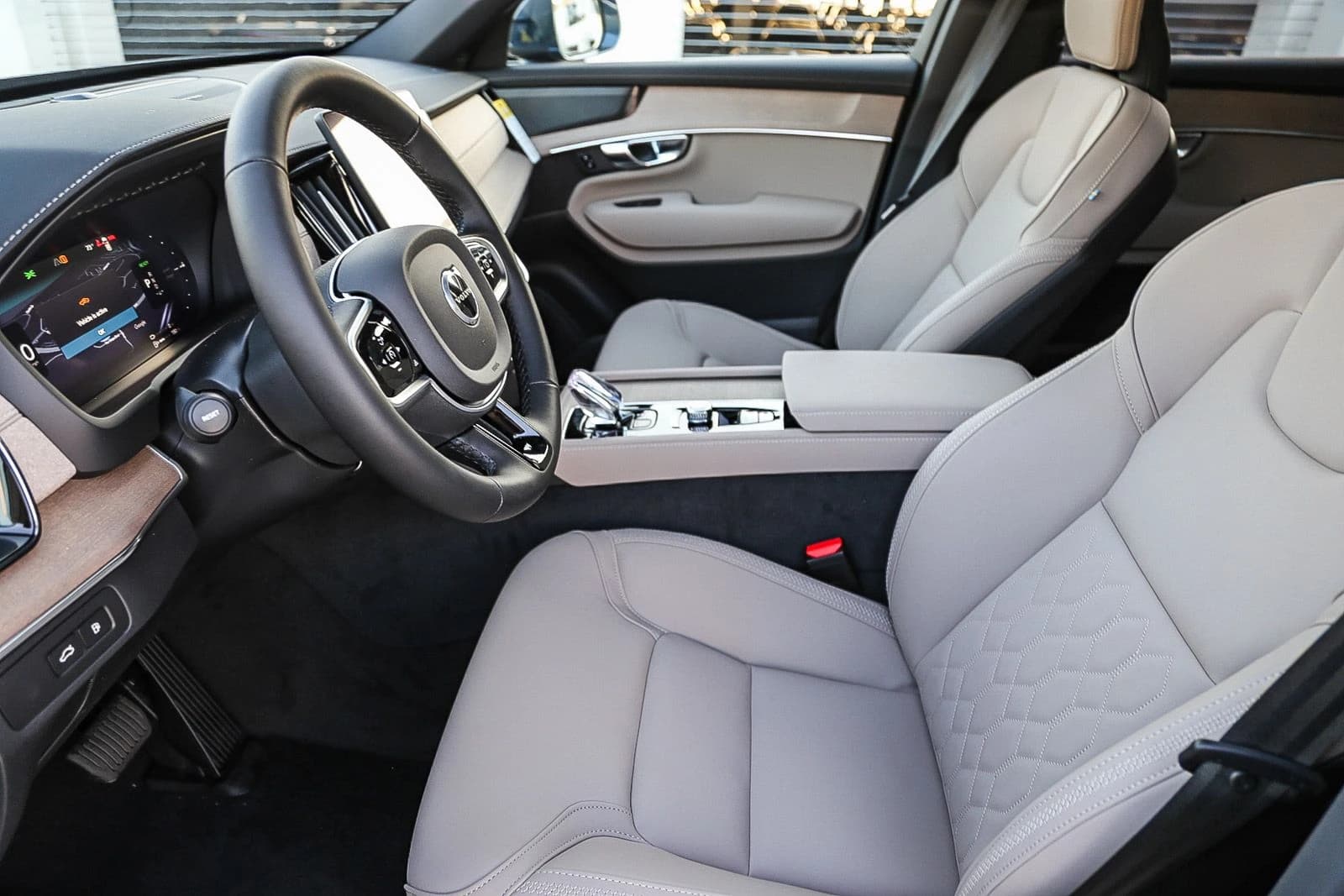 Volvo XC90 Plug-In Hybrid Plus T8 AWD 7-Seater 2026 — side view