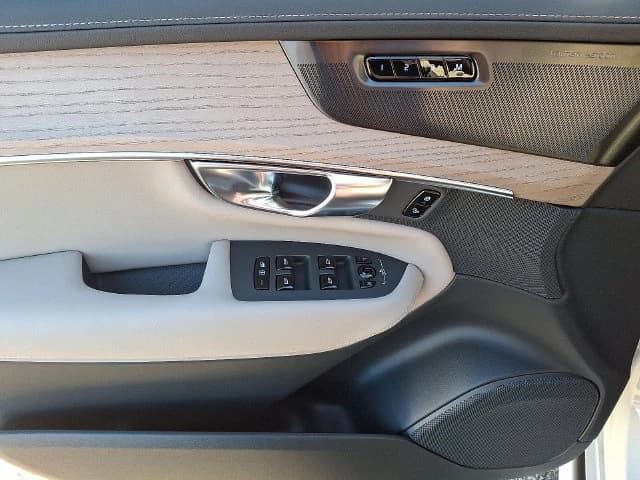 Volvo XC90 Plug-In Hybrid Plus T8 AWD 7-Seater 2026 — side view