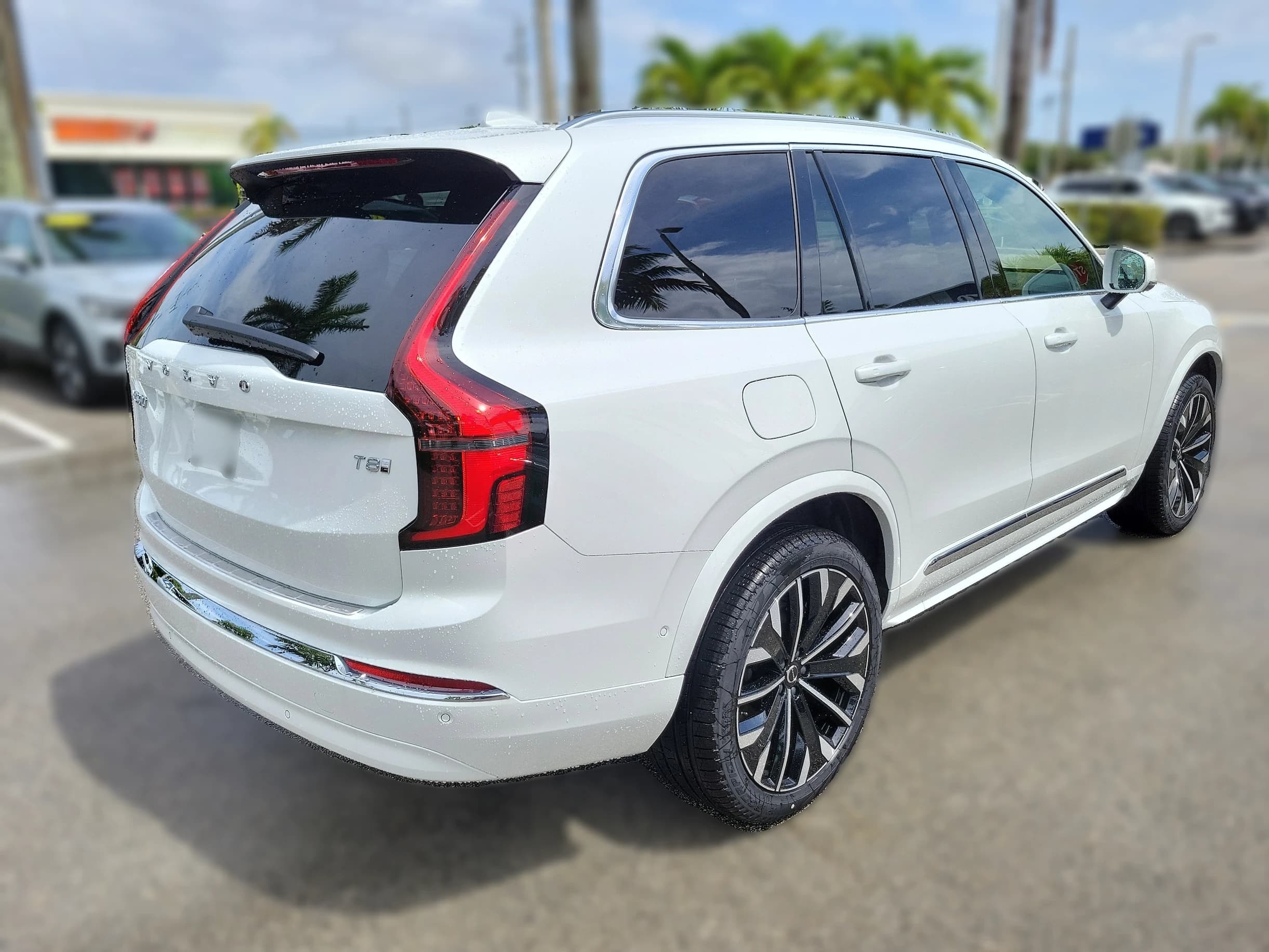 Volvo XC90 Plug-In Hybrid Plus T8 AWD 7-Seater 2026 — side view