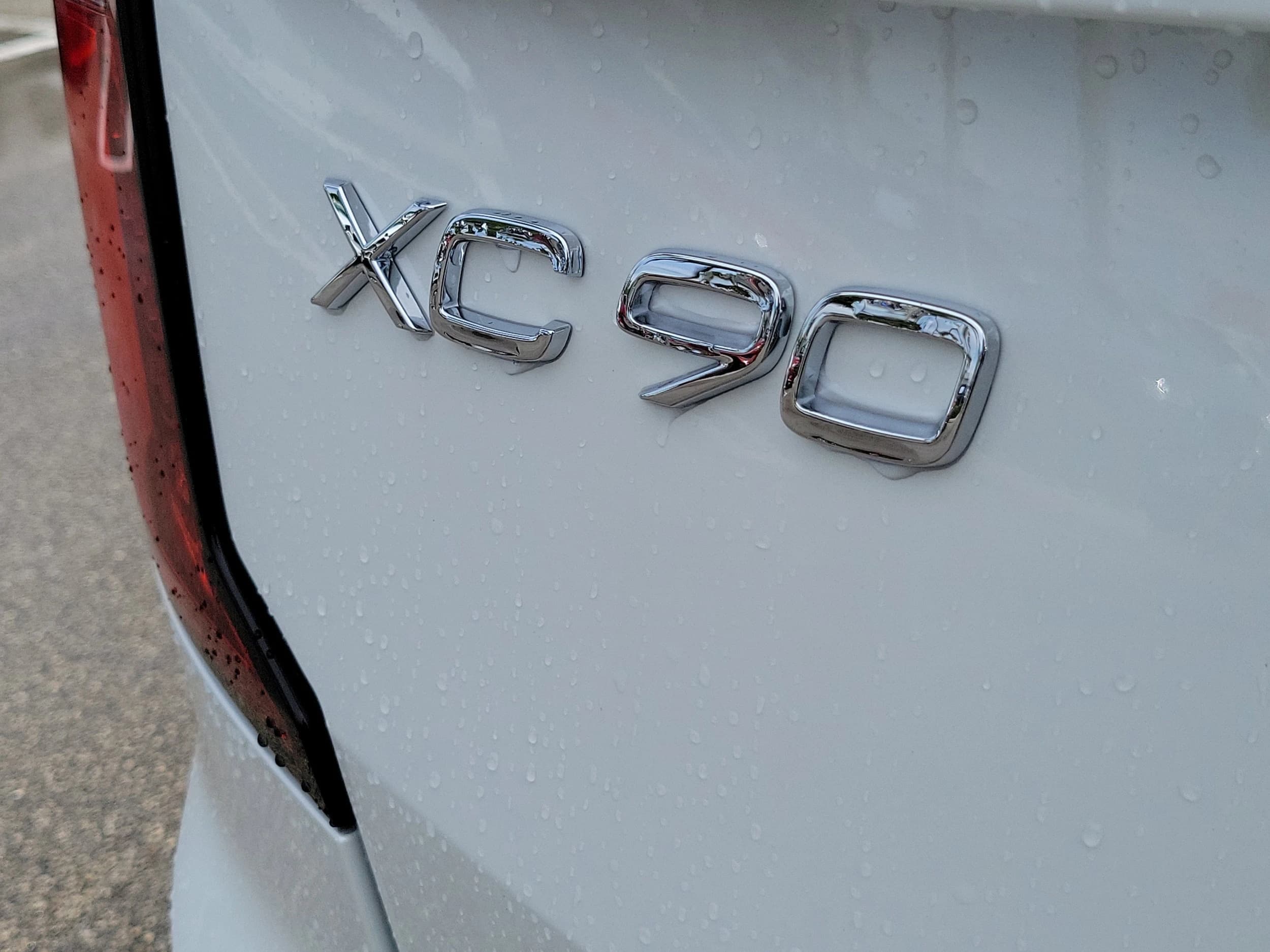 Volvo XC90 Plug-In Hybrid Plus T8 AWD 7-Seater 2026 — side view