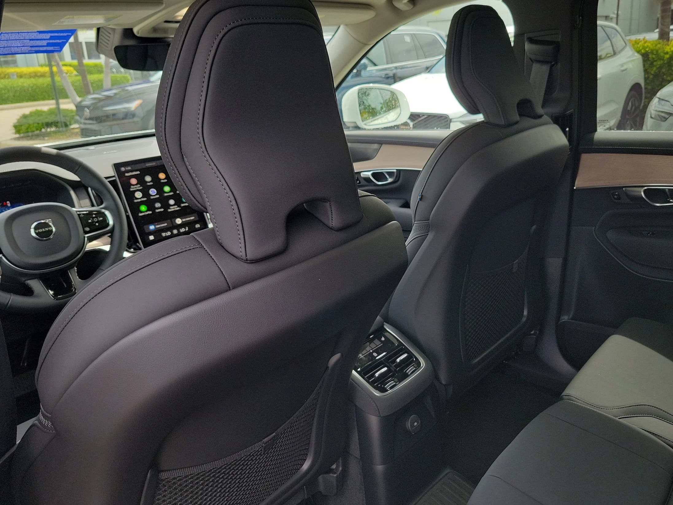 Volvo XC90 Plug-In Hybrid Plus T8 AWD 7-Seater 2026 — side view