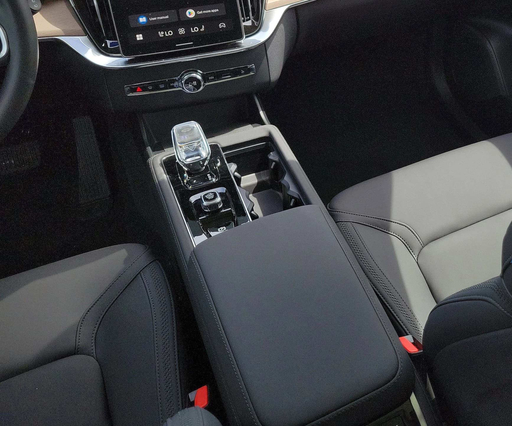 Volvo XC90 Plug-In Hybrid Plus T8 AWD 7-Seater 2026 — side view