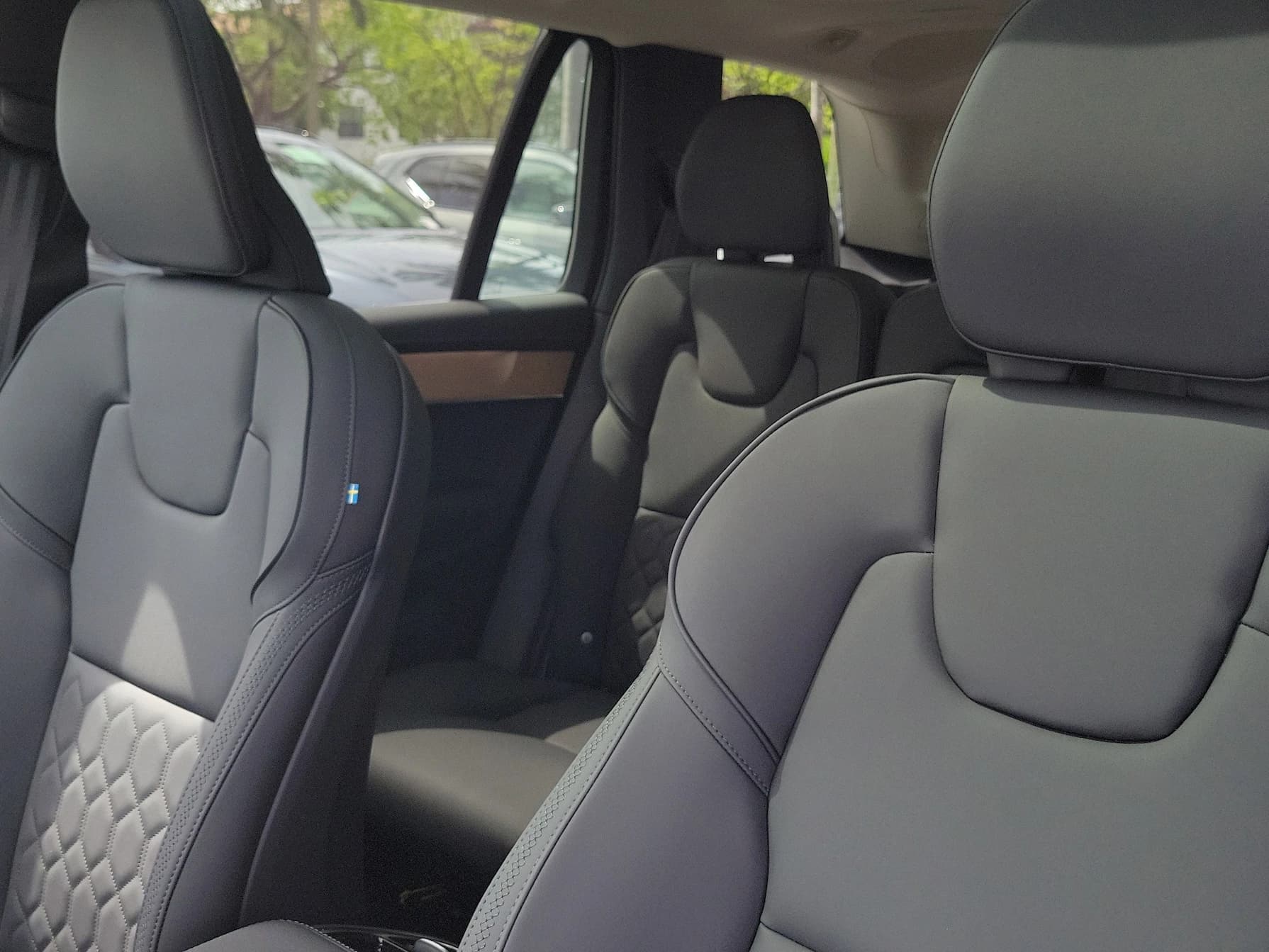 Volvo XC90 Plug-In Hybrid Plus T8 AWD 7-Seater 2026 — side view