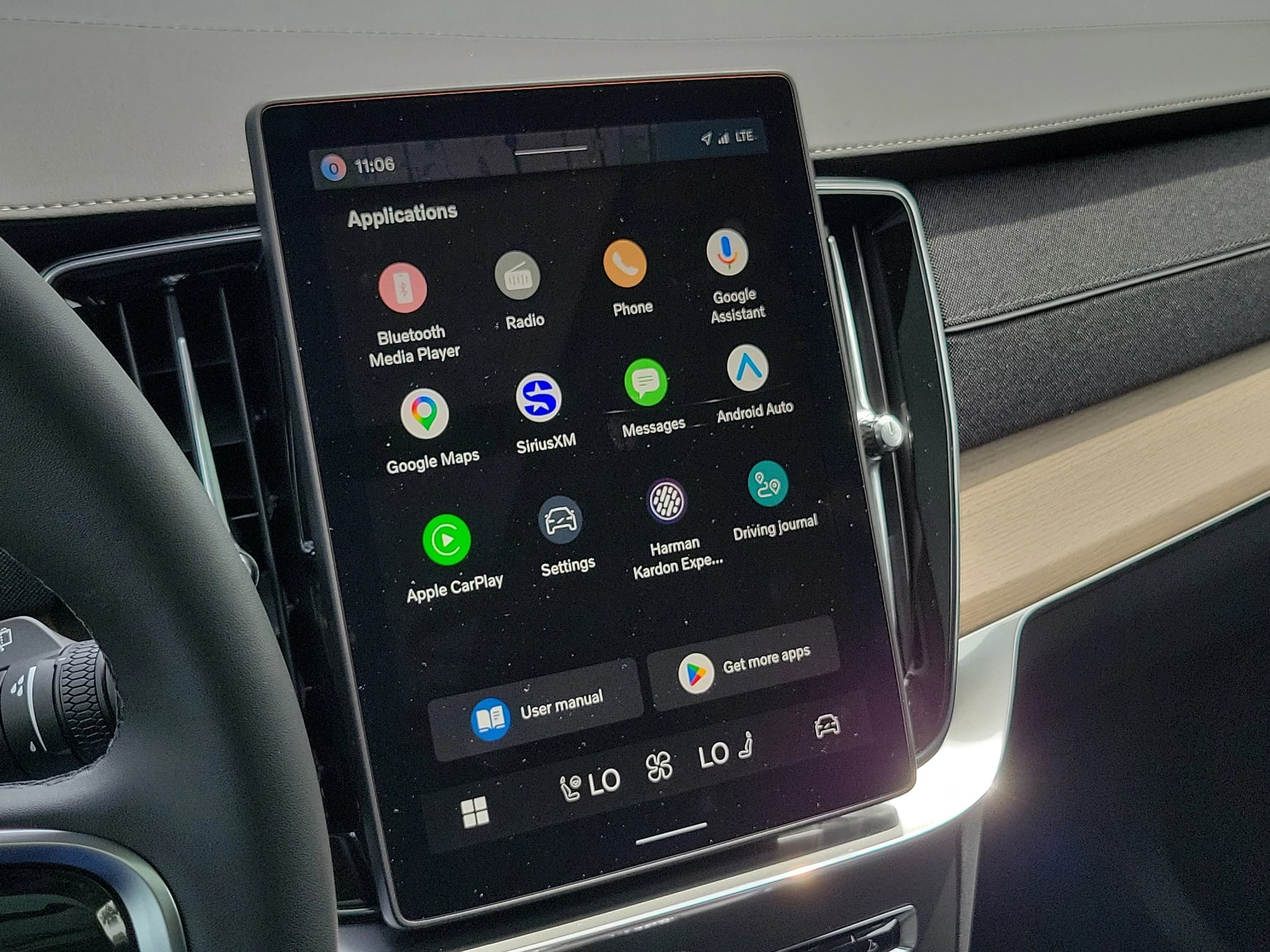Volvo XC90 Plug-In Hybrid Plus T8 AWD 7-Seater 2026 — side view