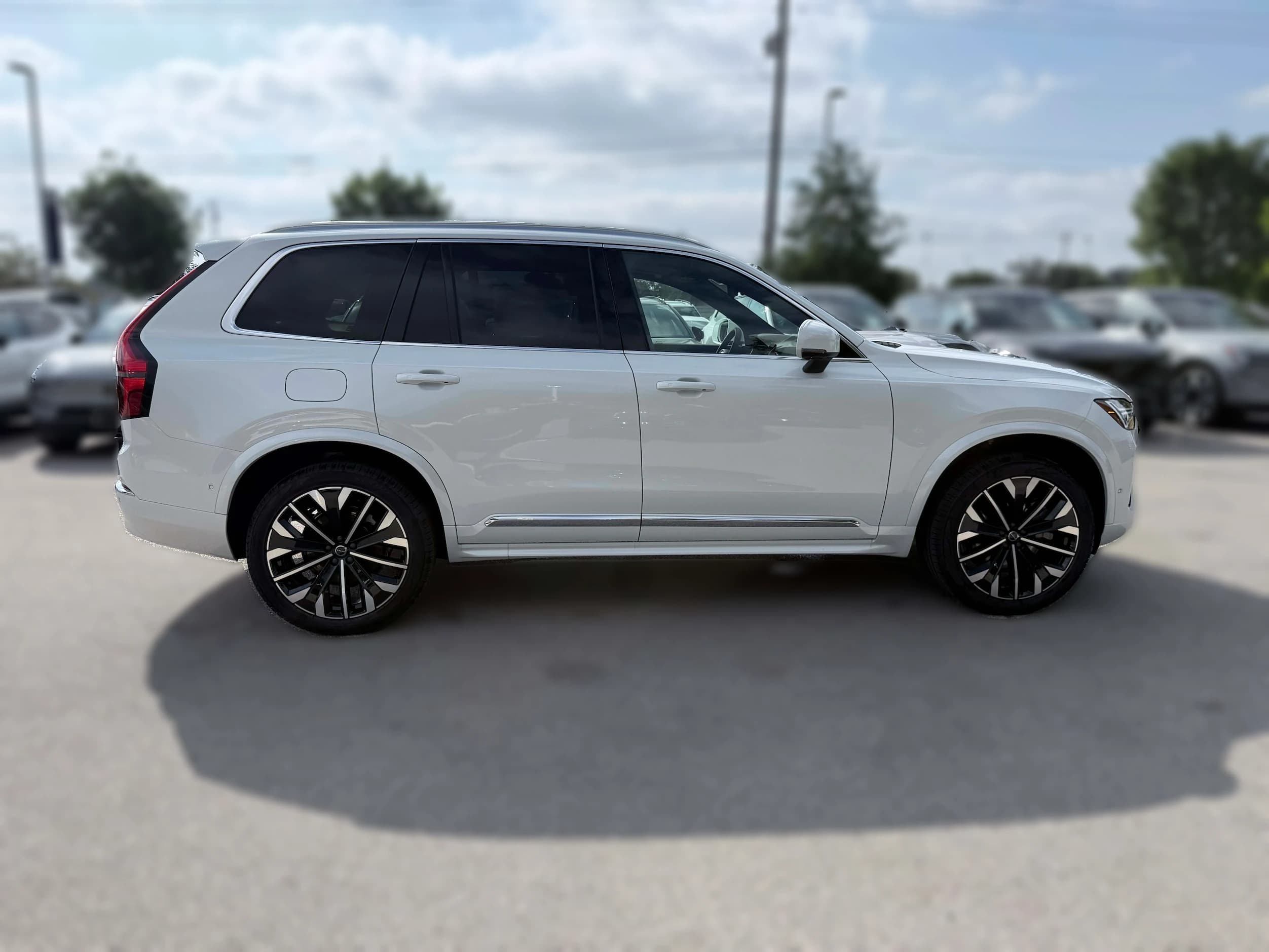 Volvo XC90 Plug-In Hybrid Plus T8 AWD 7-Seater 2026 — side view