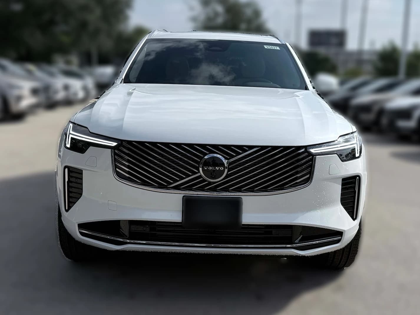Volvo XC90 Plug-In Hybrid Plus T8 AWD 7-Seater 2026 — side view