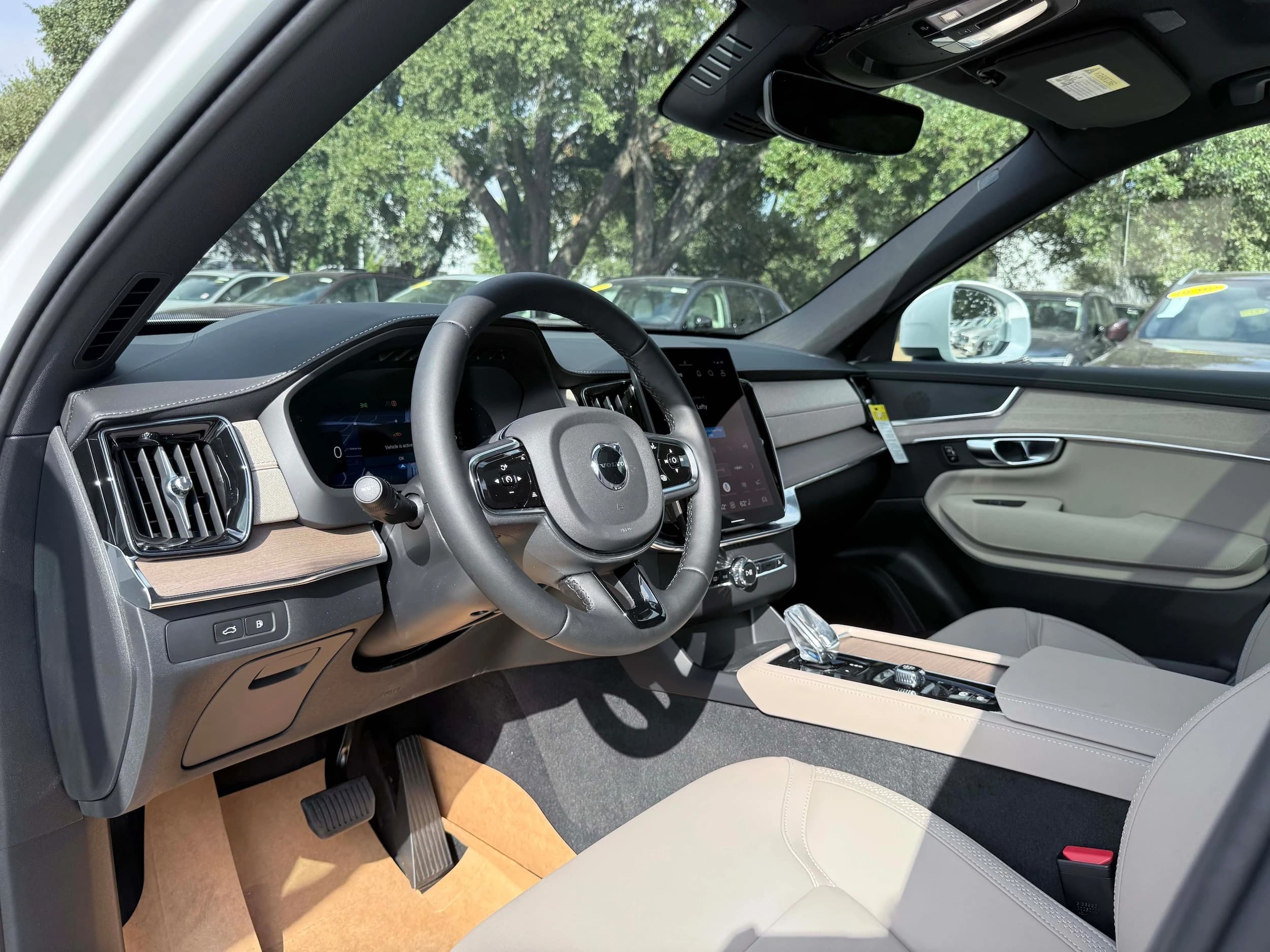Volvo XC90 Plug-In Hybrid Plus T8 AWD 7-Seater 2026 — side view