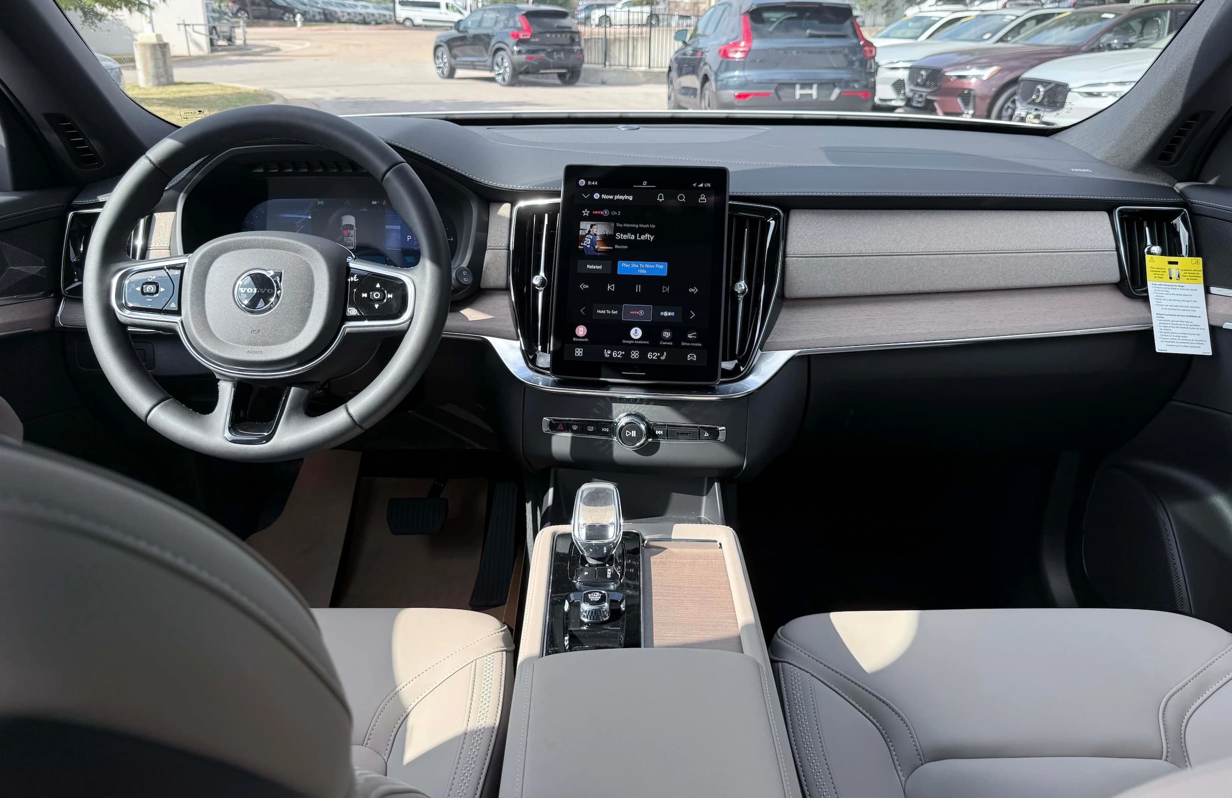 Volvo XC90 Plug-In Hybrid Plus T8 AWD 7-Seater 2026 — side view