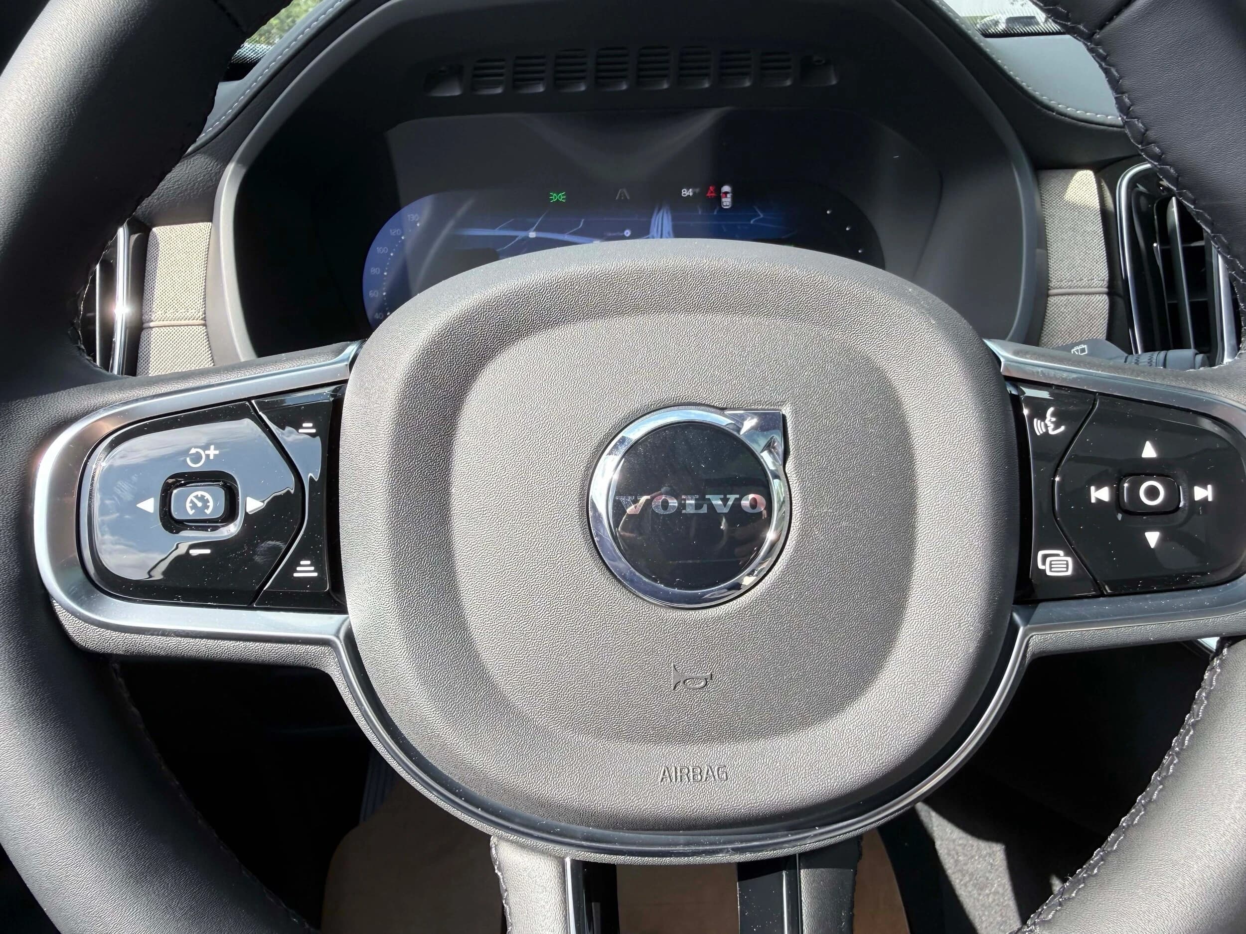 Volvo XC90 Plug-In Hybrid Plus T8 AWD 7-Seater 2026 — side view