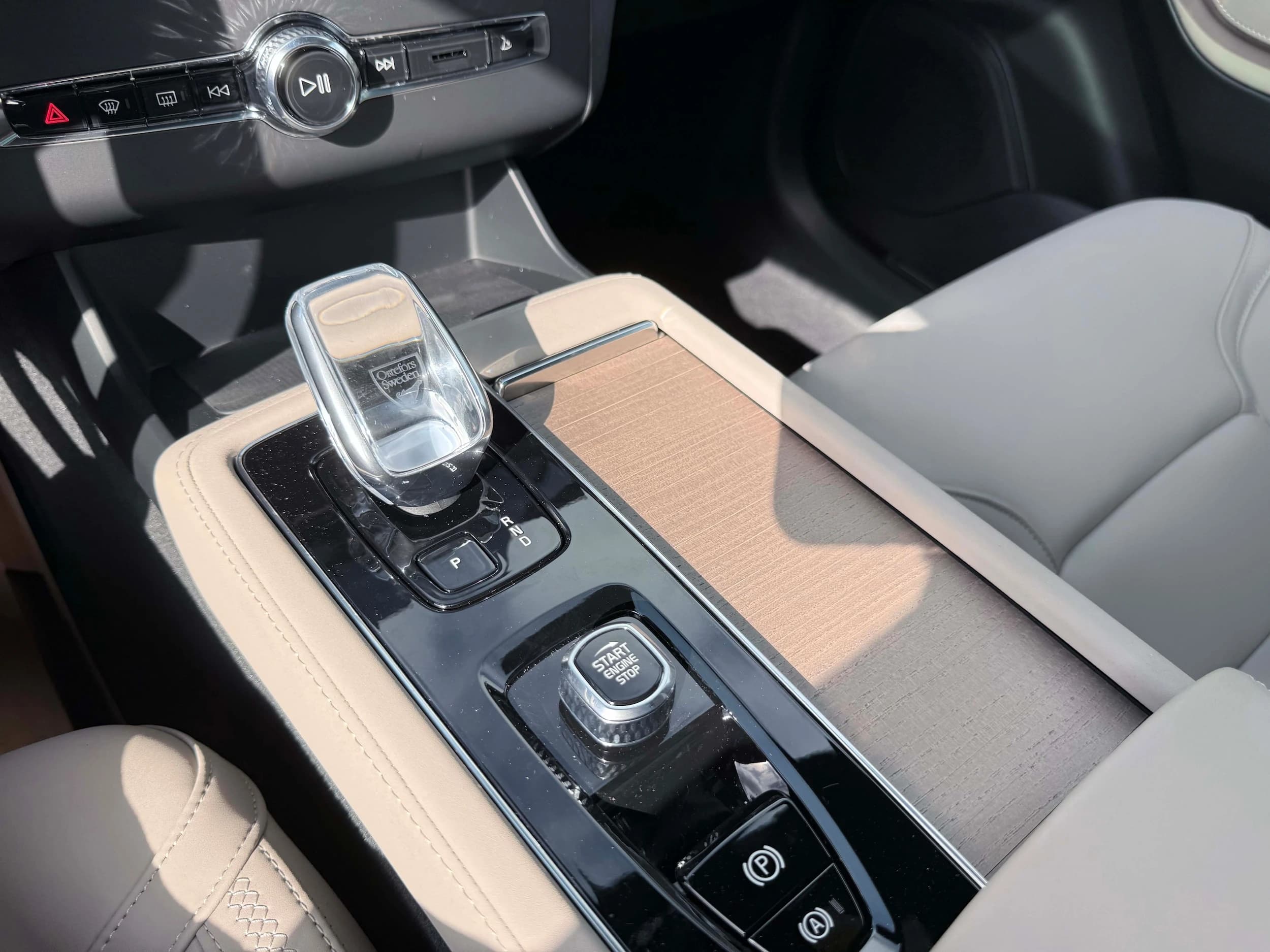 Volvo XC90 Plug-In Hybrid Plus T8 AWD 7-Seater 2026 — side view