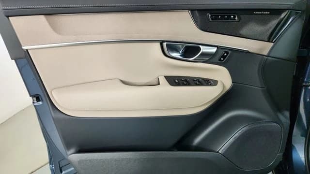 Volvo XC90 Plug-In Hybrid Plus T8 AWD 7-Seater 2026 — side view