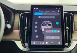 Volvo XC90 Plug-In Hybrid Plus T8 AWD 7-Seater 2026 — side view