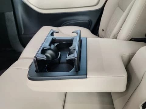 Volvo XC90 Plug-In Hybrid Plus T8 AWD 7-Seater 2026 — side view