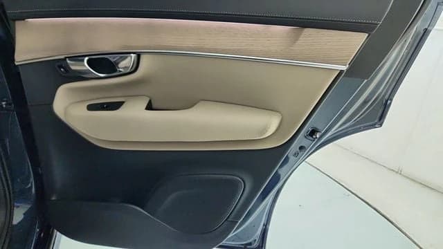 Volvo XC90 Plug-In Hybrid Plus T8 AWD 7-Seater 2026 — side view