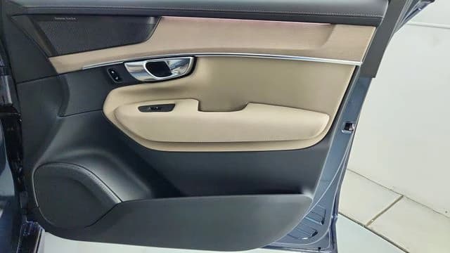 Volvo XC90 Plug-In Hybrid Plus T8 AWD 7-Seater 2026 — side view