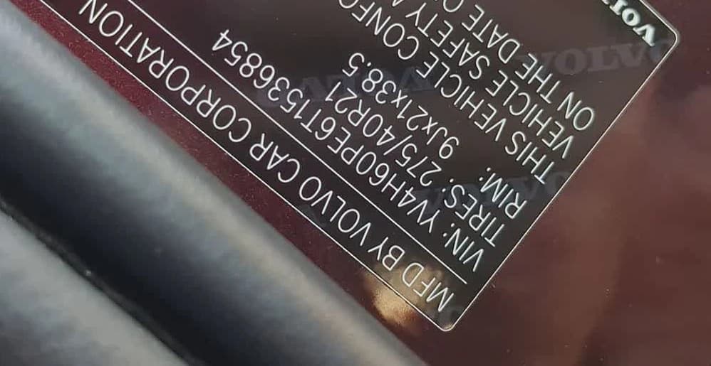 Volvo XC90 Plug-In Hybrid Plus T8 AWD 7-Seater 2026 — side view