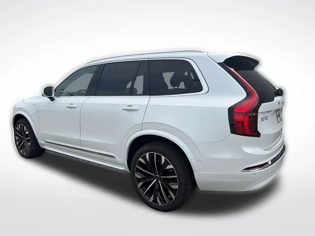 Volvo XC90 Plug-In Hybrid Plus T8 AWD 7-Seater 2026 — side view