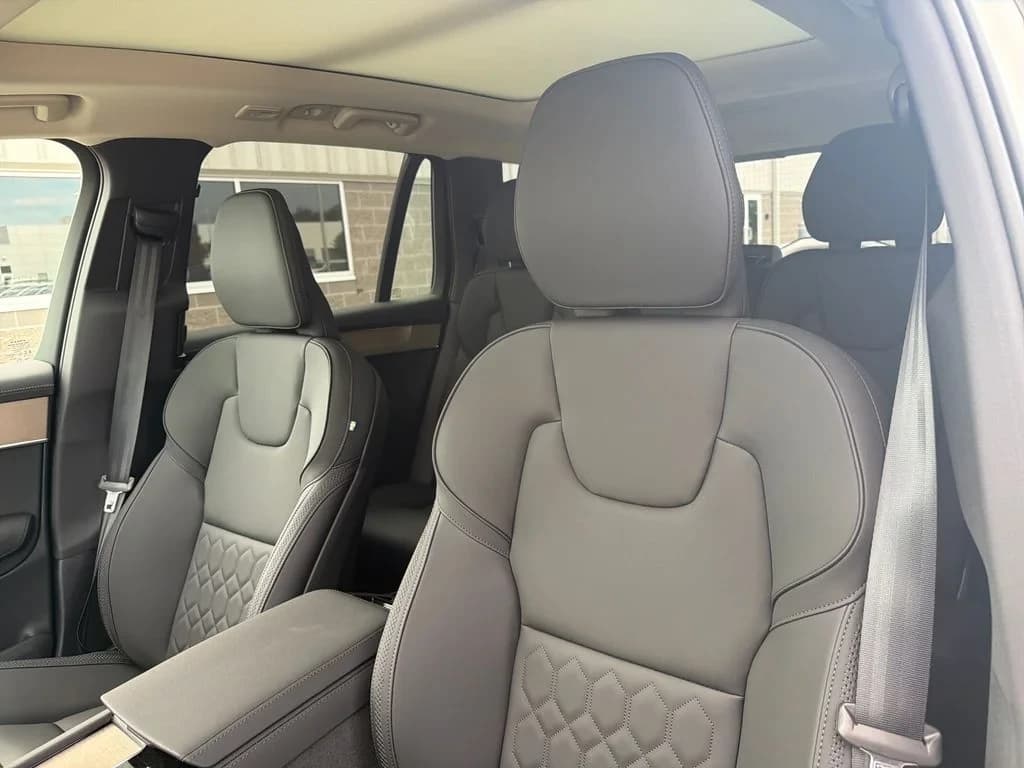 Volvo XC90 Plug-In Hybrid Plus T8 AWD 7-Seater 2026 — side view