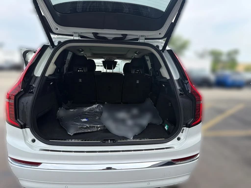 Volvo XC90 Plug-In Hybrid Plus T8 AWD 7-Seater 2026 — side view