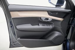Volvo XC90 Plug-In Hybrid Plus T8 AWD 7-Seater 2026 — side view