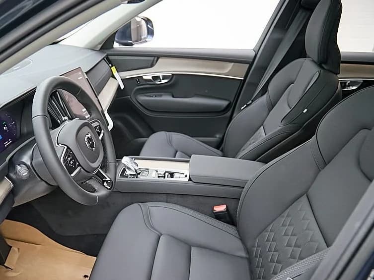 Volvo XC90 Plug-In Hybrid Plus T8 AWD 7-Seater 2026 — side view