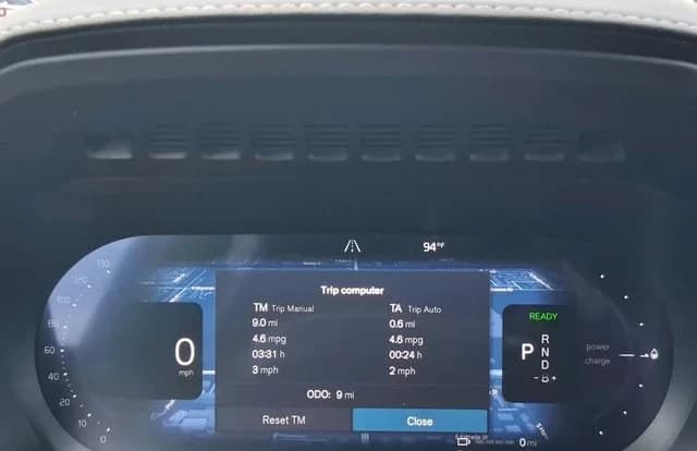 Volvo XC90 Plug-In Hybrid Plus T8 AWD 7-Seater 2026 — side view