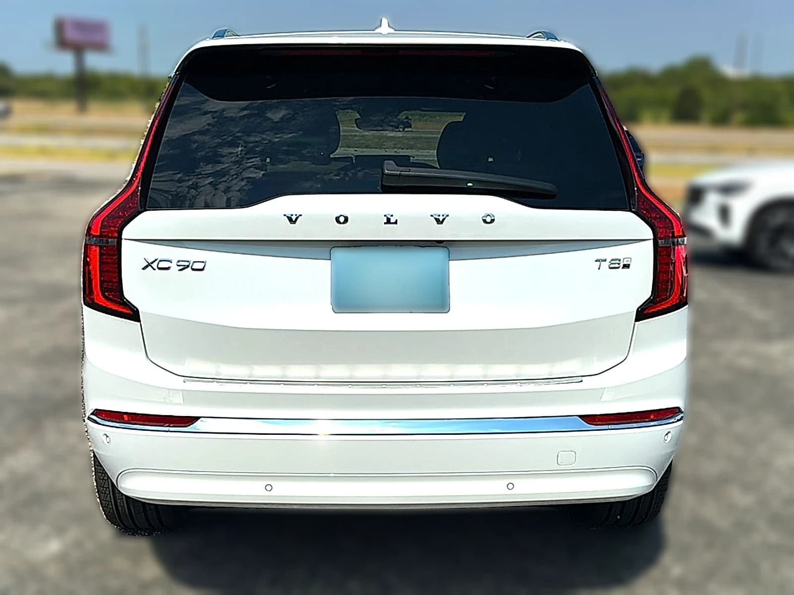 Volvo XC90 Plug-In Hybrid Plus T8 AWD 7-Seater 2026 — side view
