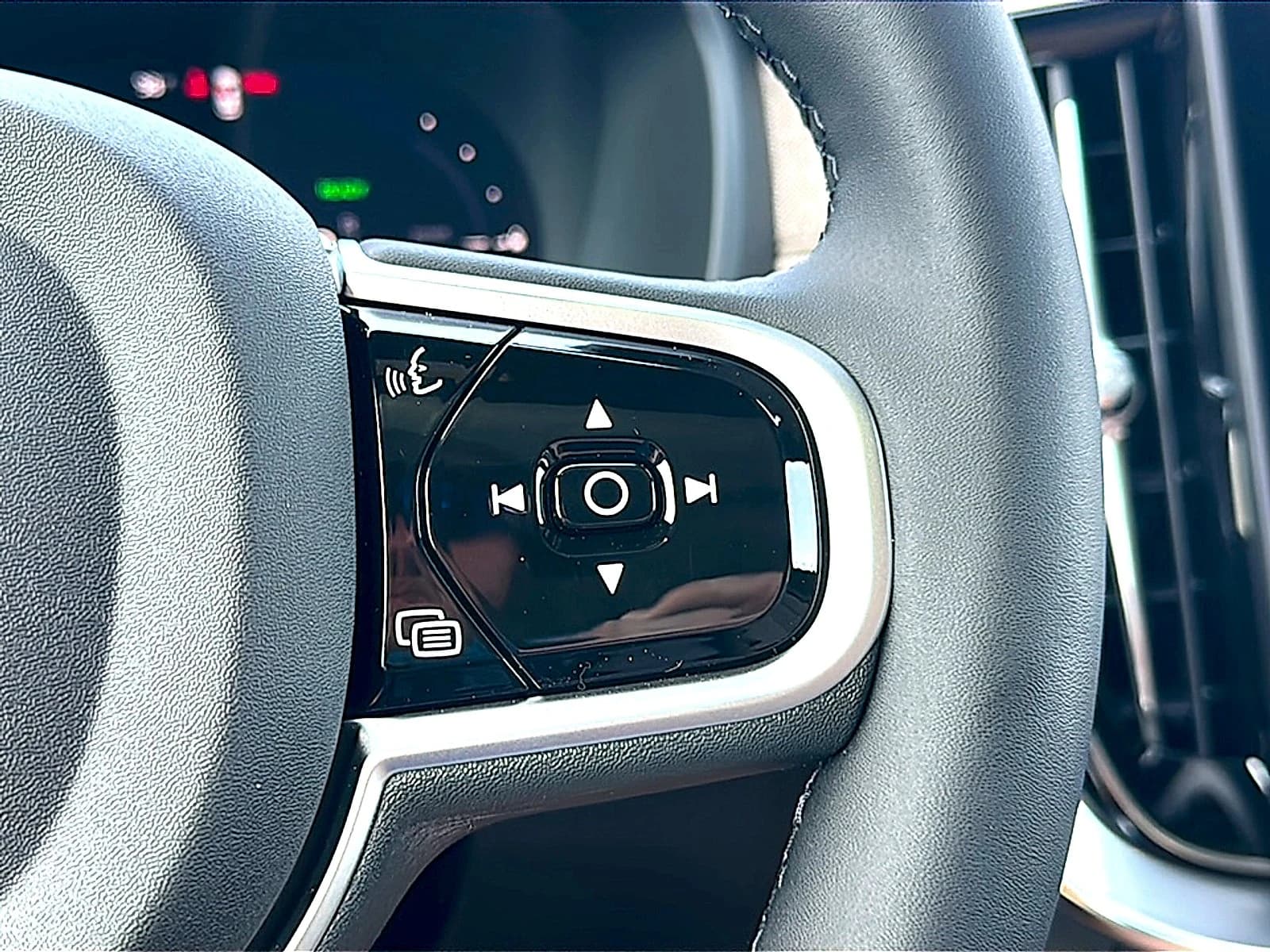 Volvo XC90 Plug-In Hybrid Plus T8 AWD 7-Seater 2026 — side view