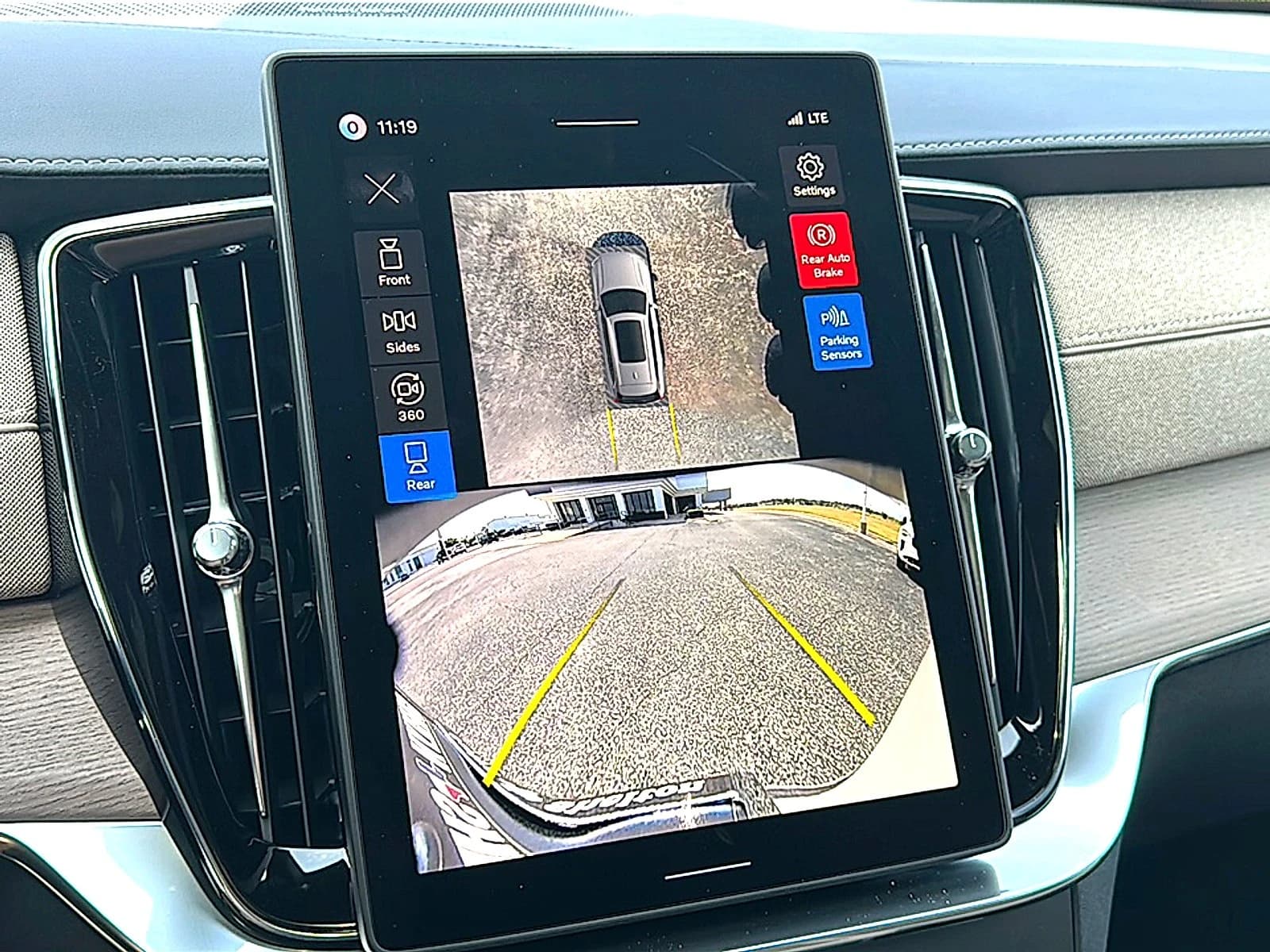 Volvo XC90 Plug-In Hybrid Plus T8 AWD 7-Seater 2026 — side view