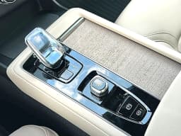 Volvo XC90 Plug-In Hybrid Plus T8 AWD 7-Seater 2026 — side view