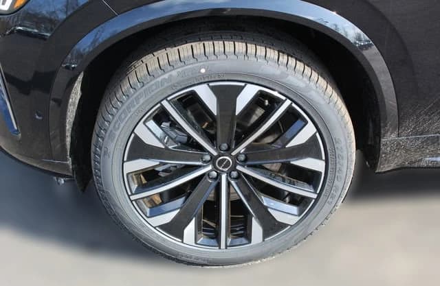 Volvo XC90 Plug-In Hybrid Ultra T8 AWD 7-Seater 2026 — side view