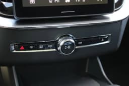 Volvo XC90 Plug-In Hybrid Ultra T8 AWD 7-Seater 2026 — side view