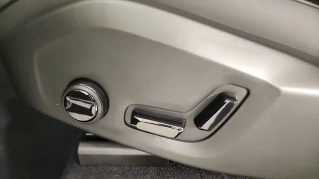 Volvo XC90 Plug-In Hybrid Core T8 AWD 7-Seater 2026 — side view