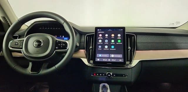 Volvo XC90 Plug-In Hybrid Core T8 AWD 7-Seater 2026 — side view