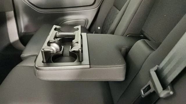 Volvo XC90 Plug-In Hybrid Core T8 AWD 7-Seater 2026 — side view
