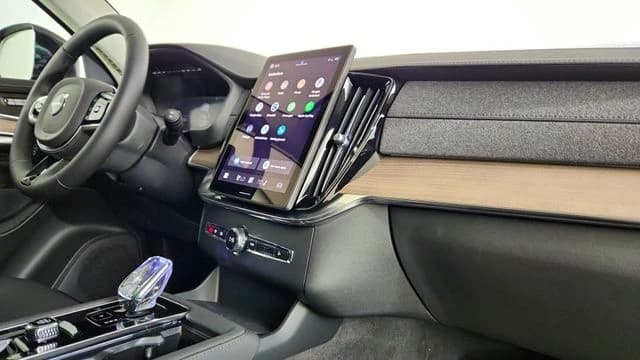 Volvo XC90 Plug-In Hybrid Core T8 AWD 7-Seater 2026 — side view