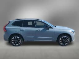Volvo XC60 Plug-In Hybrid Plus T8 AWD 2026 — side view