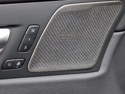 Volvo XC60 Plug-In Hybrid Plus T8 AWD 2026 — side view