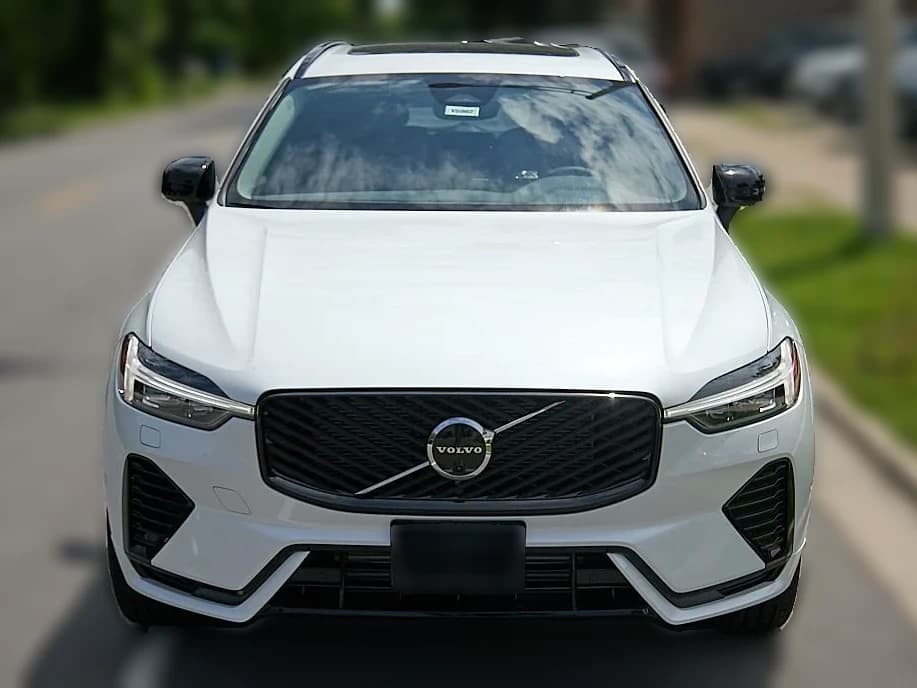 Volvo XC60 Plug-In Hybrid Plus T8 AWD 2026 — side view