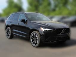 Volvo XC60 Plug-In Hybrid Plus T8 AWD 2026 — side view