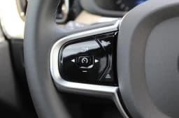 Volvo XC60 Plug-In Hybrid Plus T8 AWD 2026 — side view