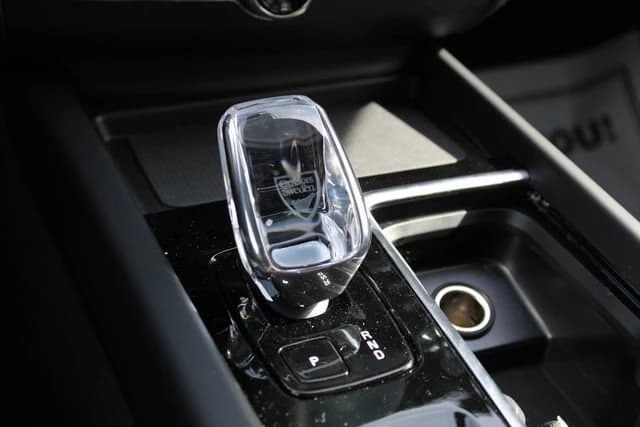 Volvo XC60 Plug-In Hybrid Plus T8 AWD 2026 — side view