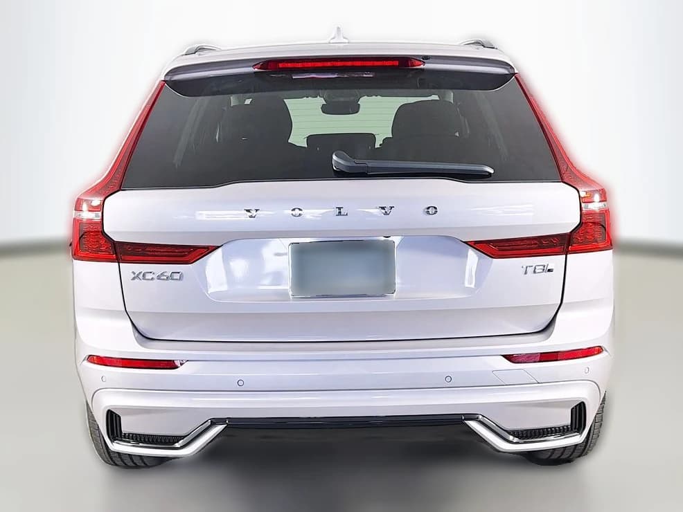Volvo XC60 Plug-In Hybrid Plus T8 AWD 2026 — side view
