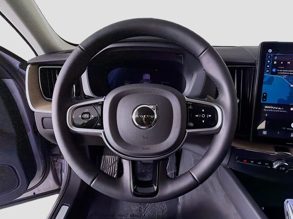 Volvo XC60 Plug-In Hybrid Plus T8 AWD 2026 — side view