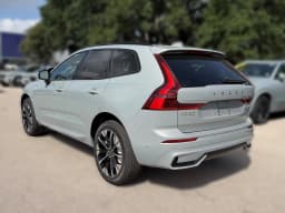 Volvo XC60 Plug-In Hybrid Plus T8 AWD 2026 — side view