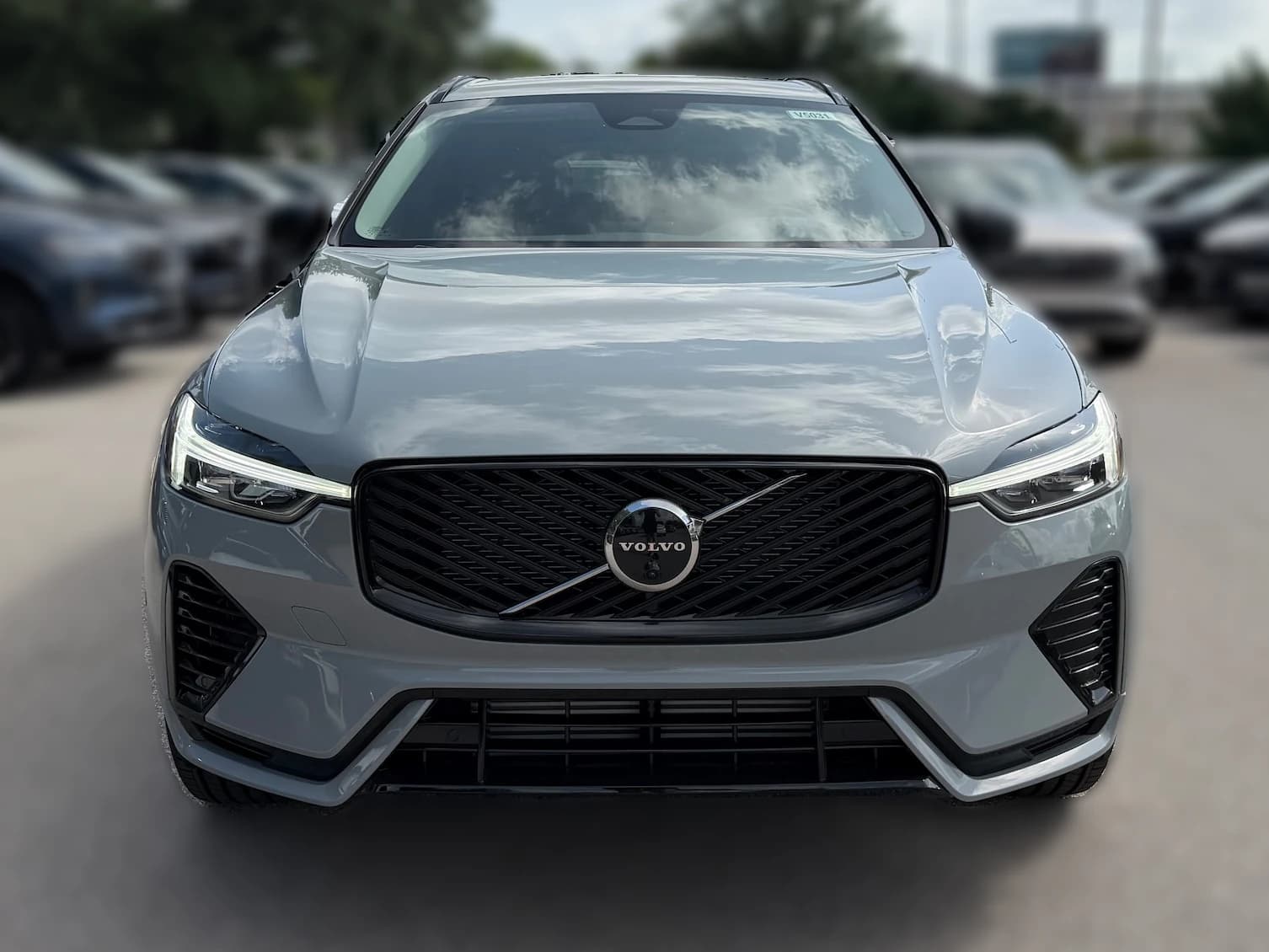 Volvo XC60 Plug-In Hybrid Plus T8 AWD 2026 — side view