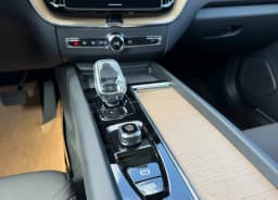 Volvo XC60 Plug-In Hybrid Plus T8 AWD 2026 — side view