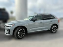 Volvo XC60 Plug-In Hybrid Plus T8 AWD 2026 — side view