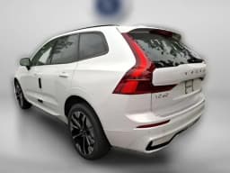 Volvo XC60 Plug-In Hybrid Plus T8 AWD 2026 — side view